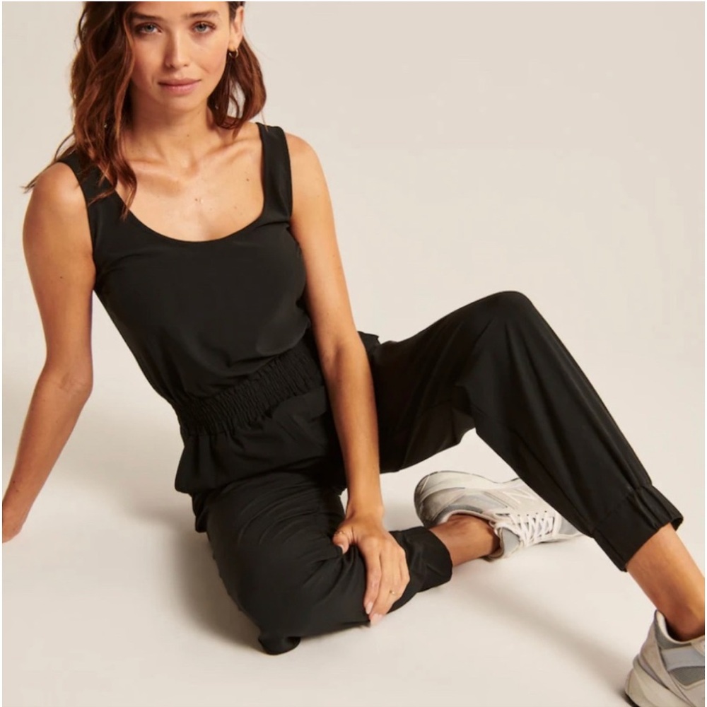 NWT Abercrombie & Fitch Traveler Black Jumpsuit Size LP